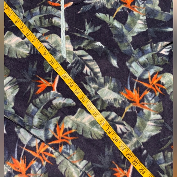 Tommy Bahama, XL, 1/4 zip Fleece - Picture 9 of 14